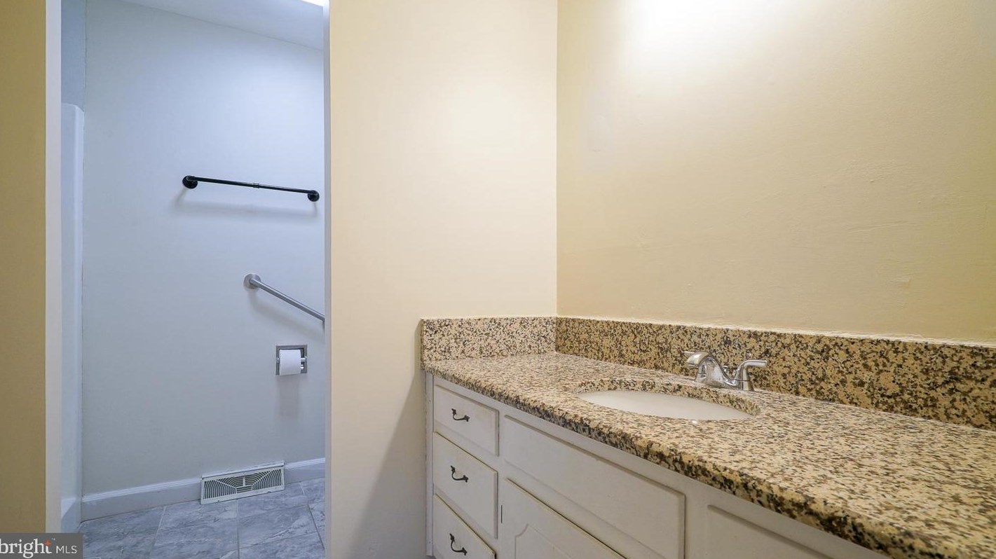 228 Old Mill Rd, Dover DE  19901-6256 exterior