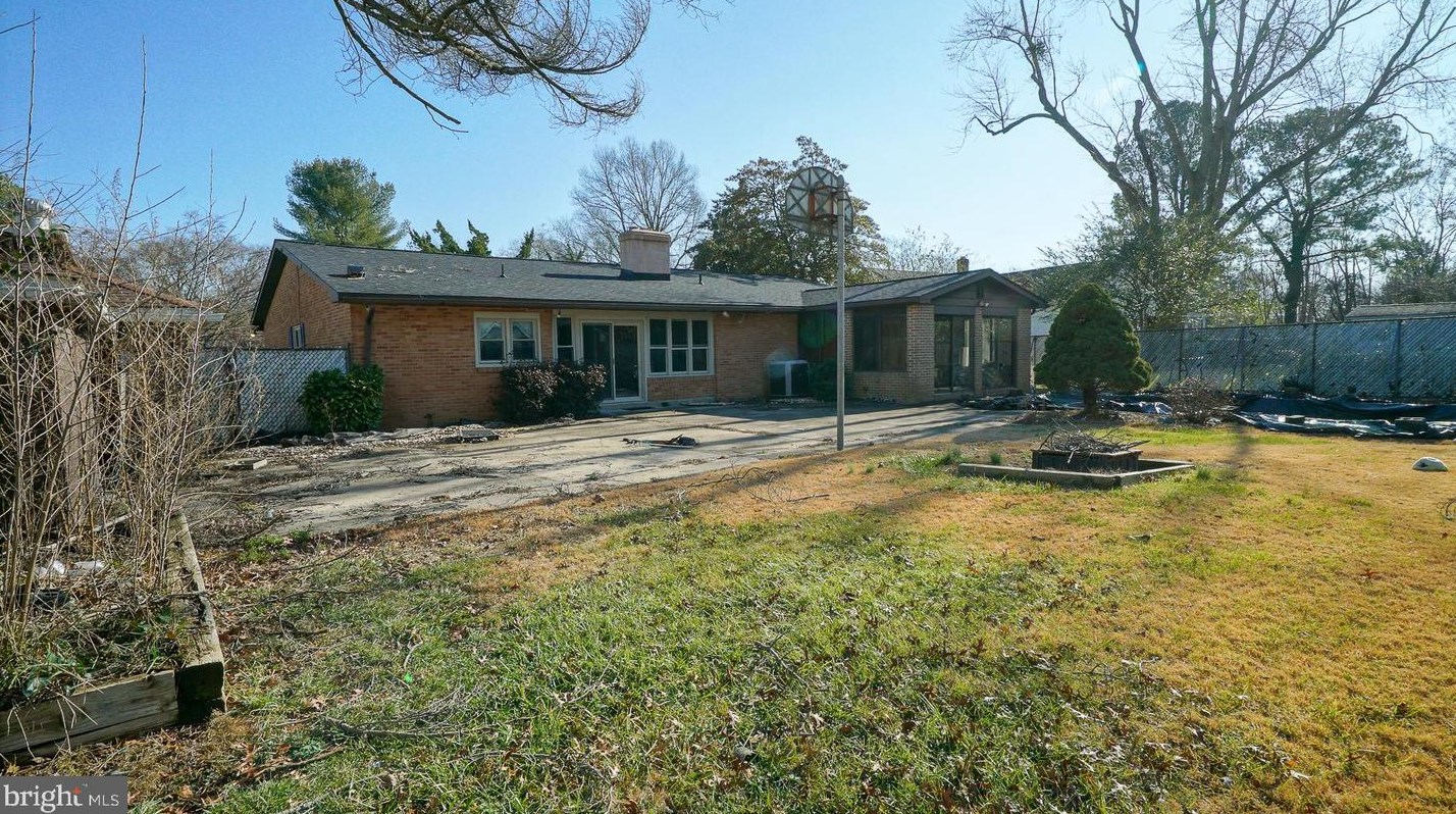 228 Old Mill Rd, Dover DE  19901-6256 exterior