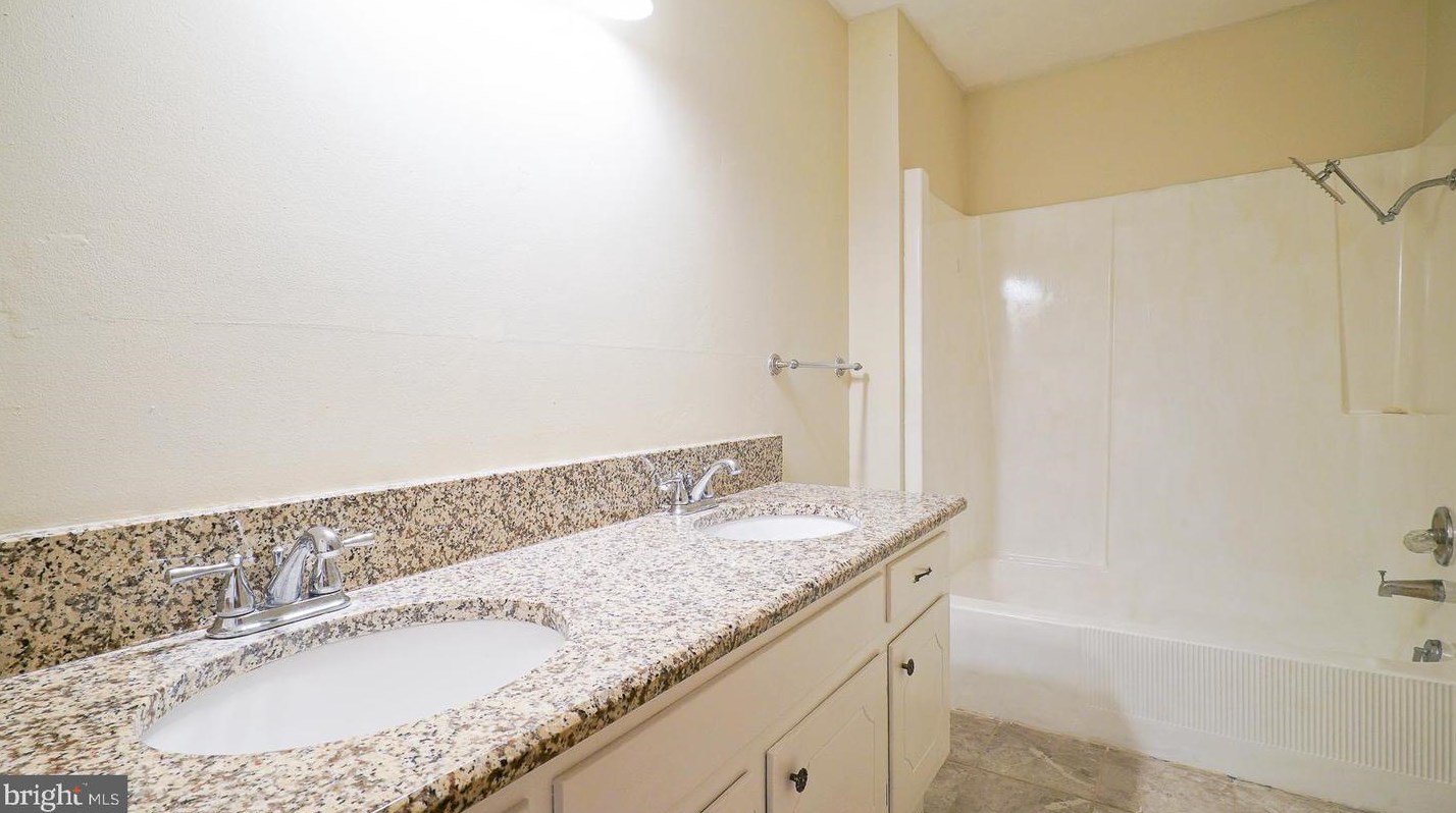 228 Old Mill Rd, Dover DE  19901-6256 exterior