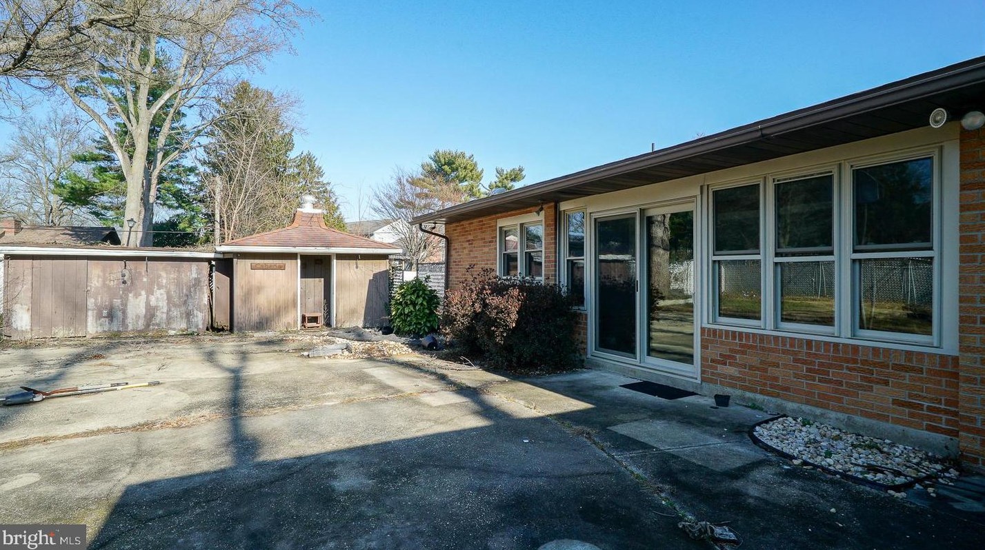 228 Old Mill Rd, Dover DE  19901-6256 exterior