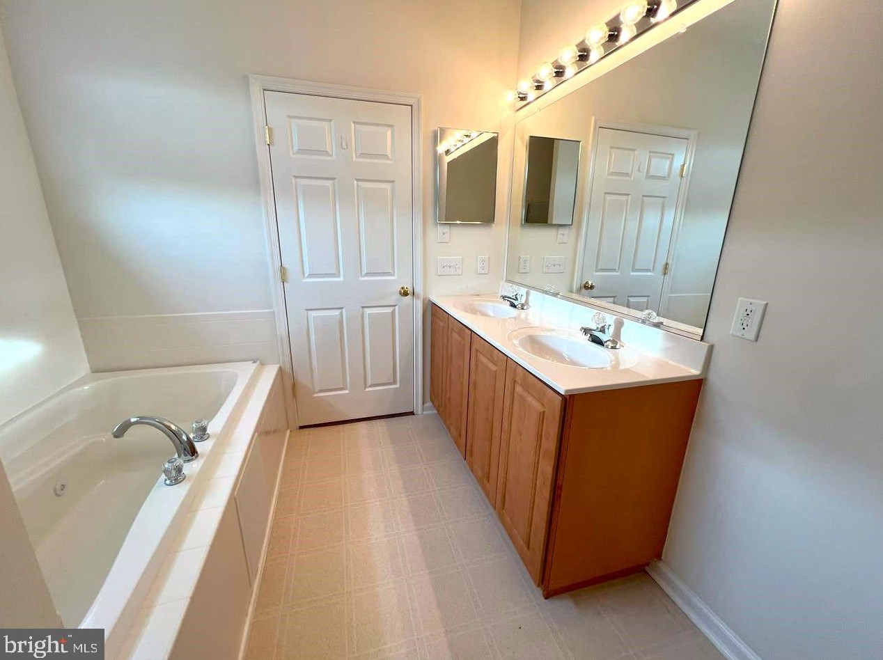 15 Wooten Ct, Dover DE  19904-3863 exterior