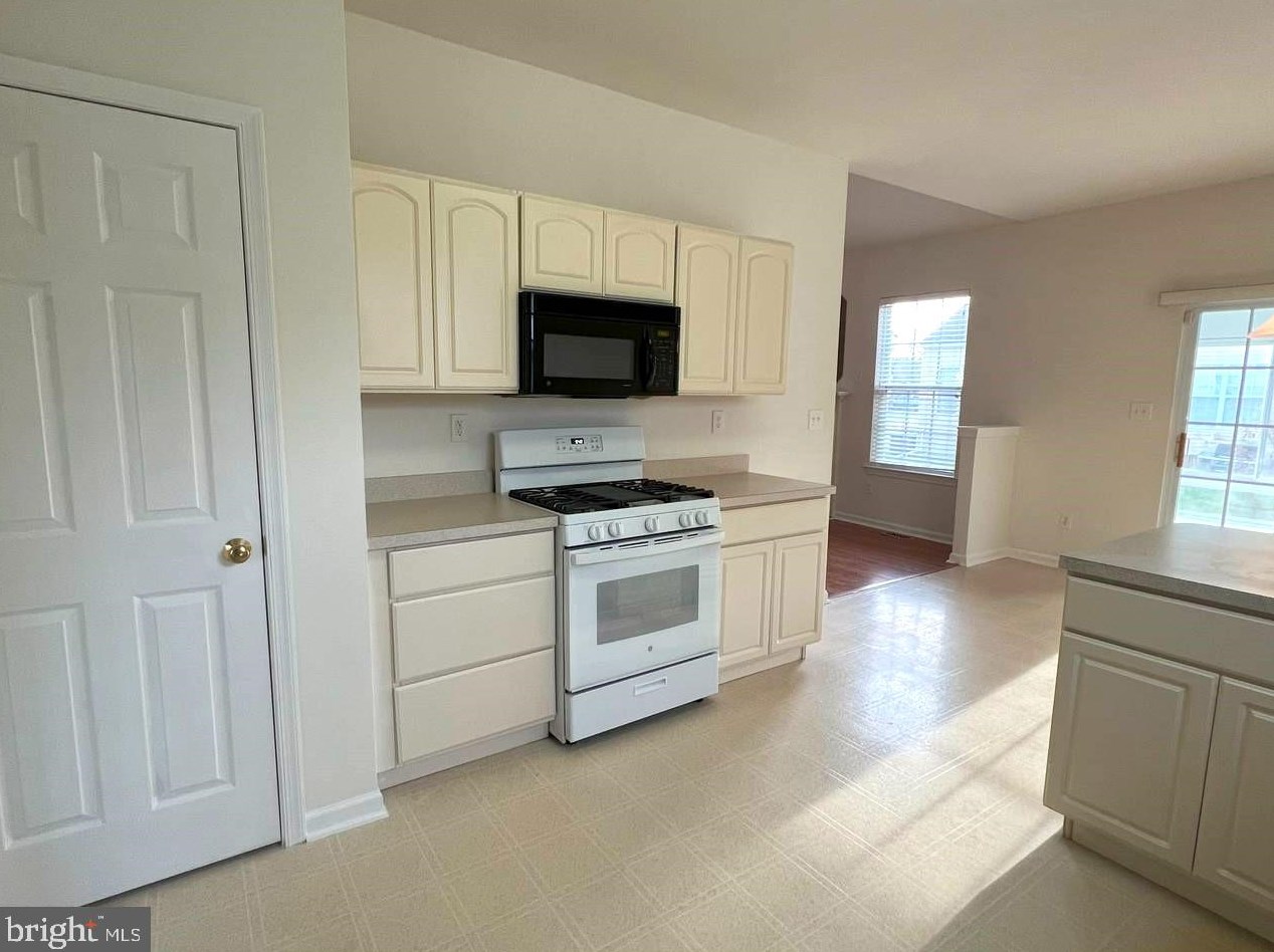 15 Wooten Ct, Dover DE  19904-3863 exterior