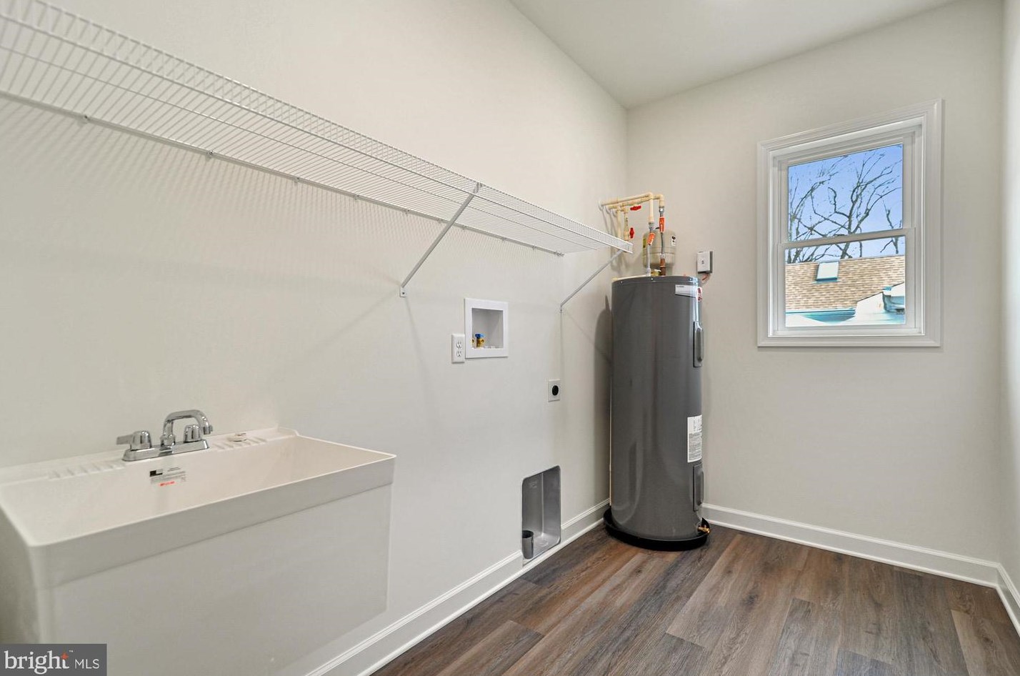 749 Oak Dr, Dover DE  19904-4341 exterior