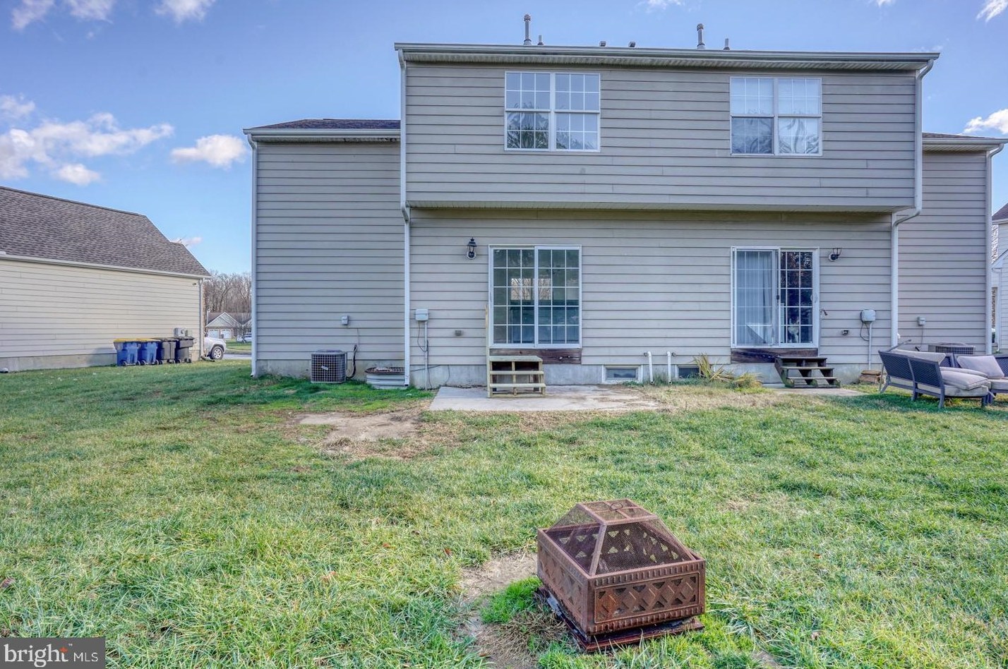 174 Lexington Pl, Dover DE  19901-8827 exterior
