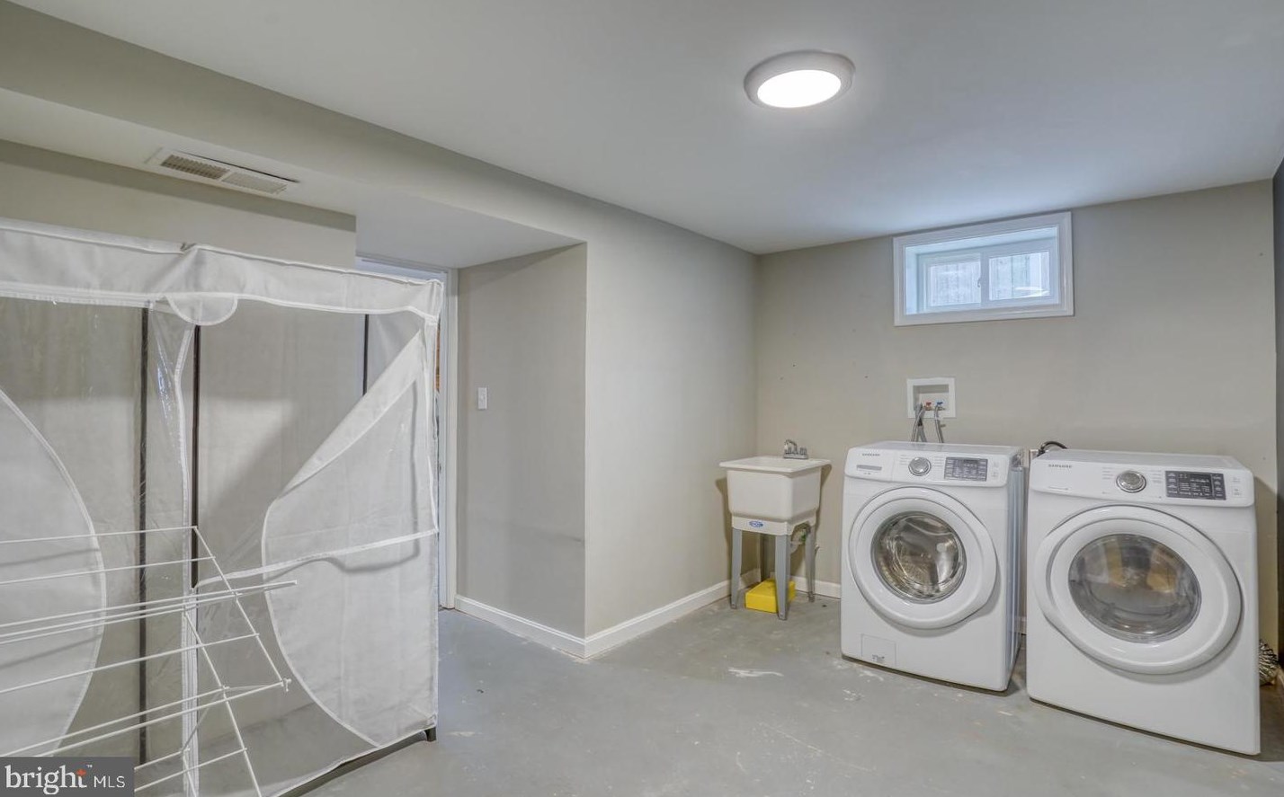 916 Buck Dr, Dover DE  19901-6649 exterior