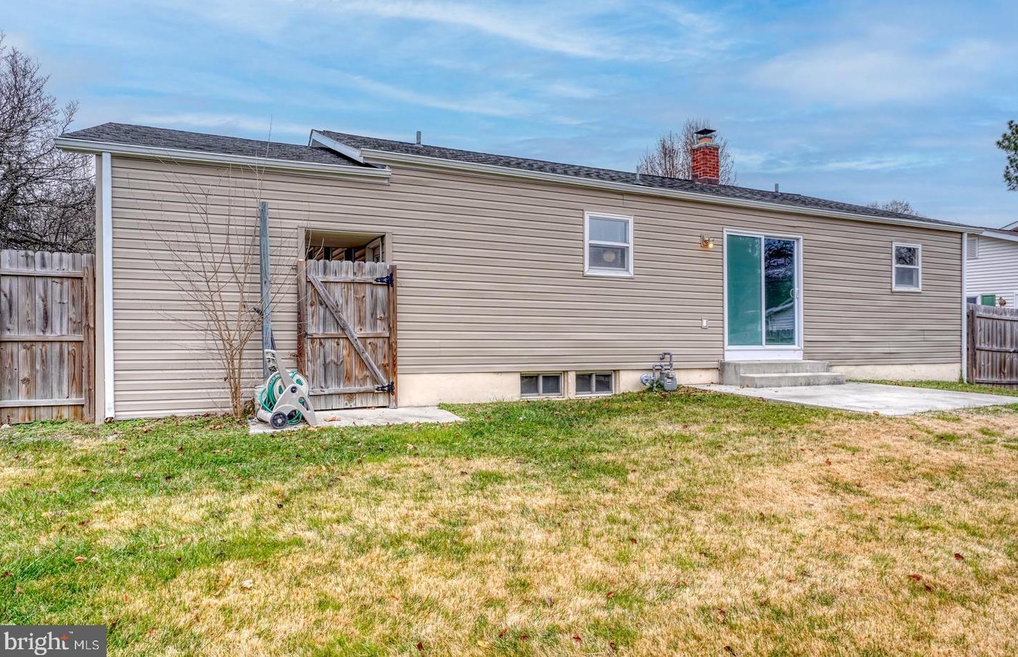 916 Buck Dr, Dover DE  19901-6649 exterior