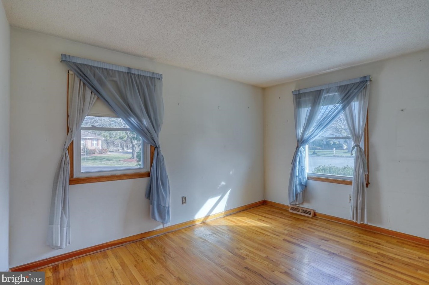 10 Springview Dr, Dover DE  19901-5548 exterior