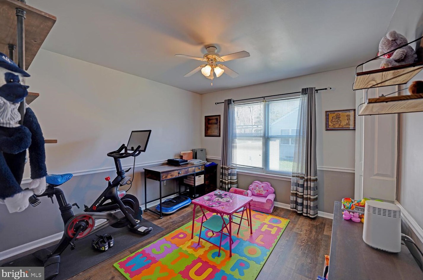 291 Greenwich Dr, Dover DE  19901-1594 exterior