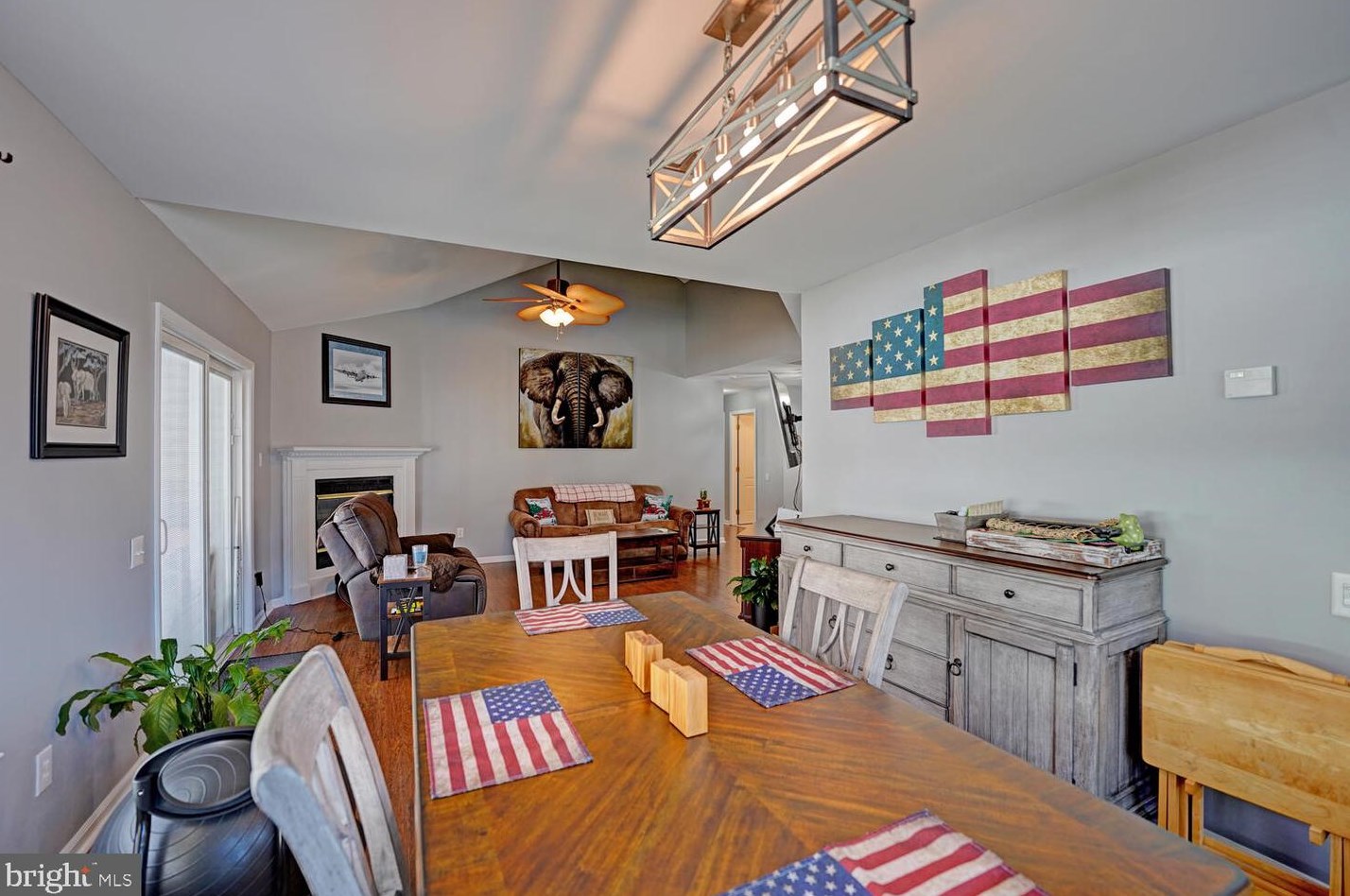 291 Greenwich Dr, Dover DE  19901-1594 exterior