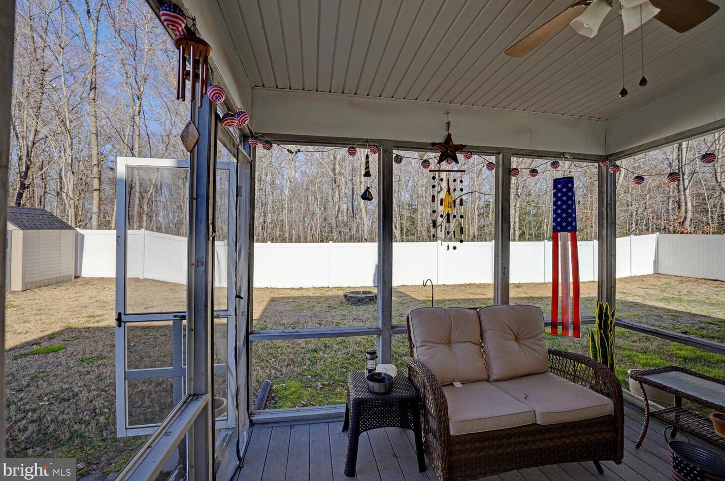 291 Greenwich Dr, Dover DE  19901-1594 exterior