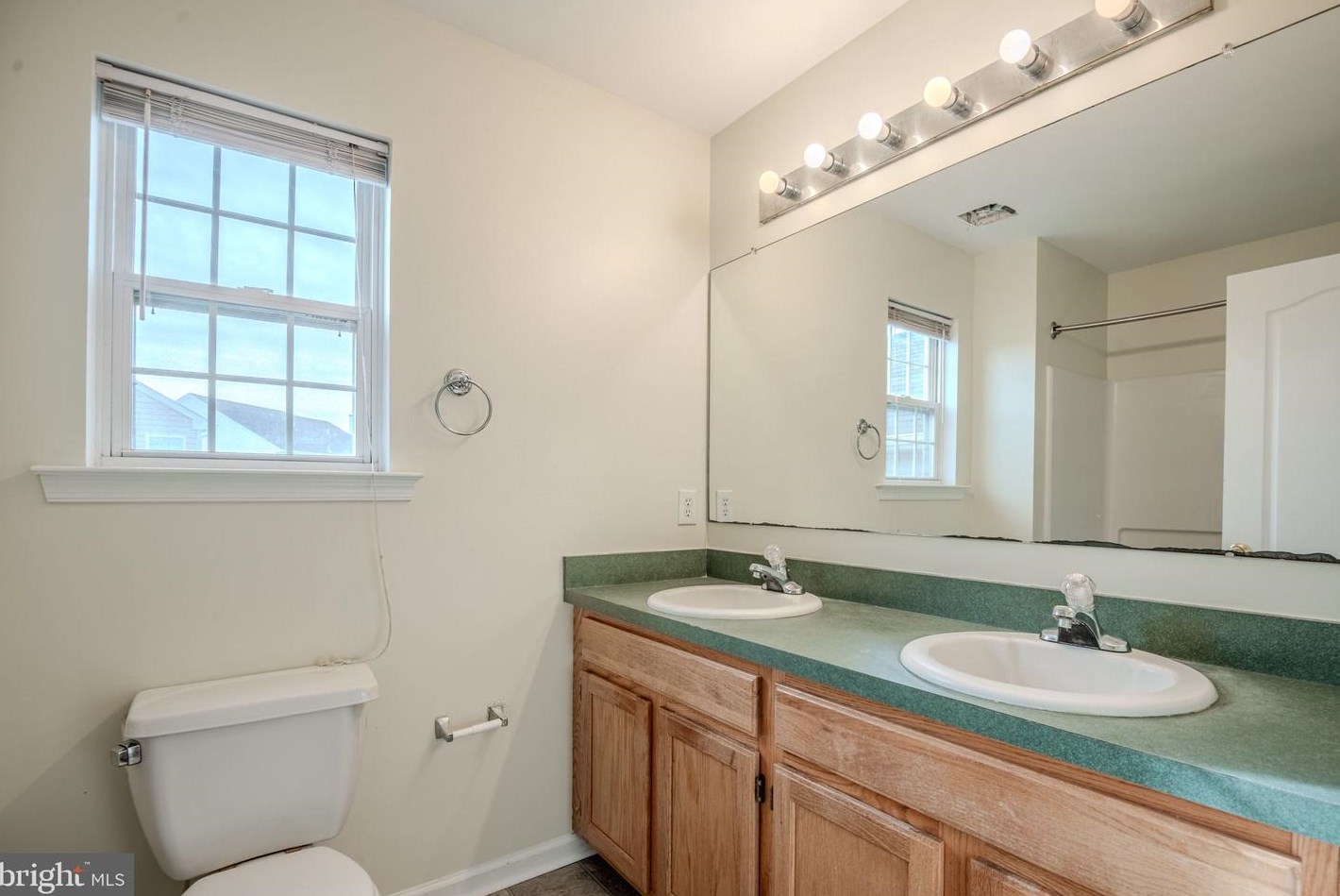 203 Westover Dr, Dover DE  19904-9796 exterior