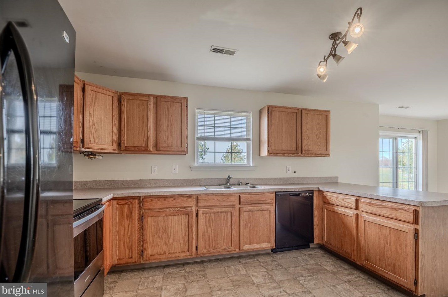 203 Westover Dr, Dover DE  19904-9796 exterior