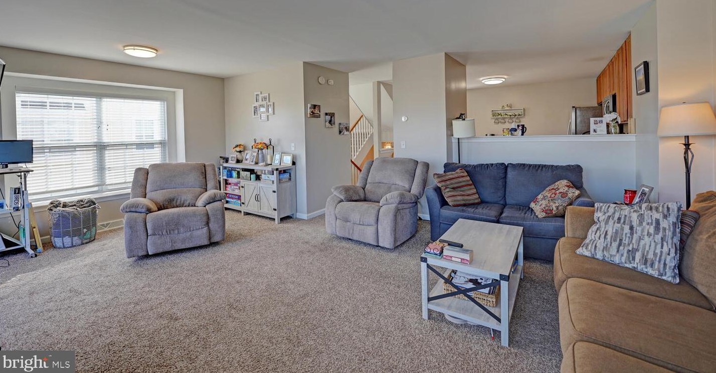 327 Paradee Dr, Dover DE  19904-5679 exterior