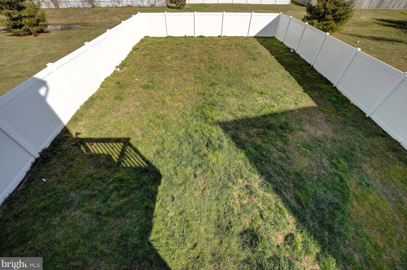 327 Paradee Dr, Dover DE  19904-5679 exterior