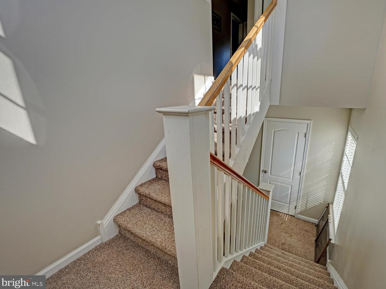 327 Paradee Dr, Dover DE  19904-5679 exterior