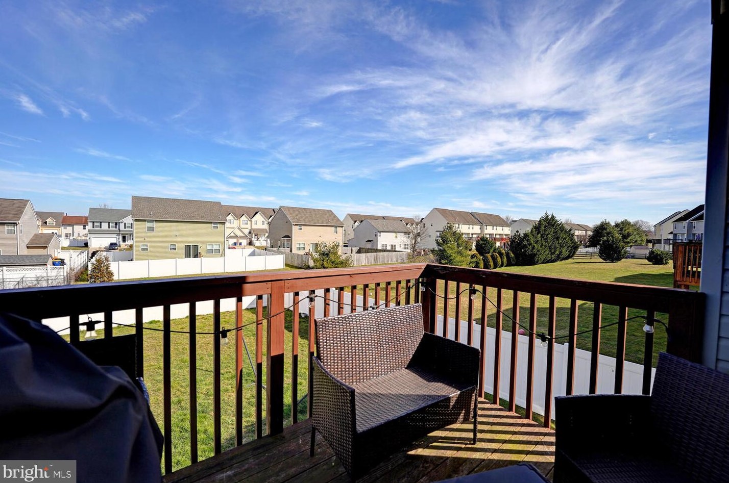 327 Paradee Dr, Dover DE  19904-5679 exterior