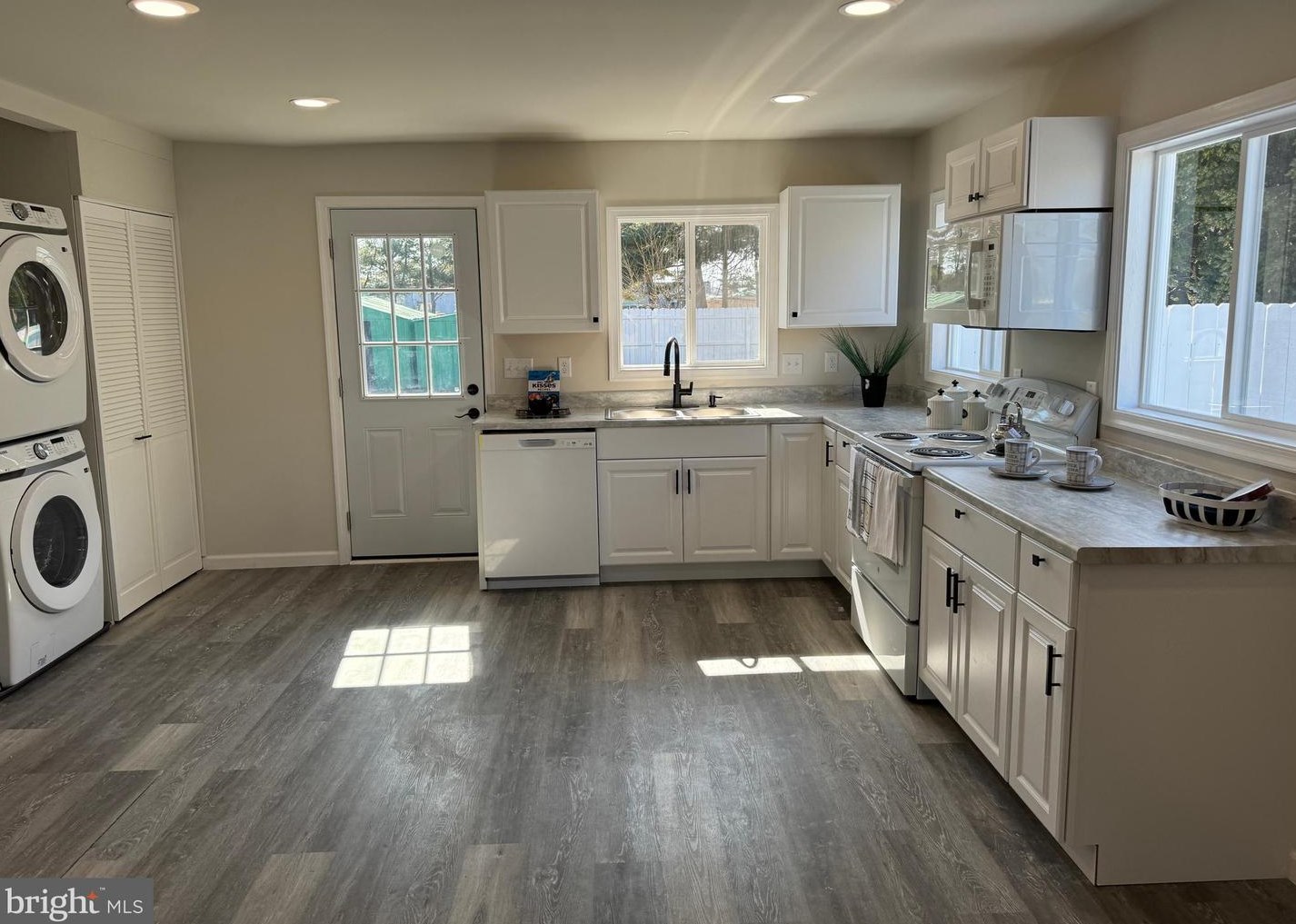 354 2nd St, Dover DE  19901-1702 exterior