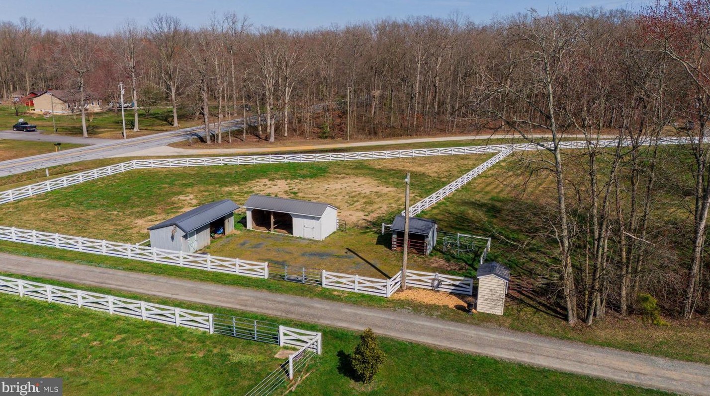 2200 Smyrna Leipsic Rd, Smyrna DE  19977-3015 exterior