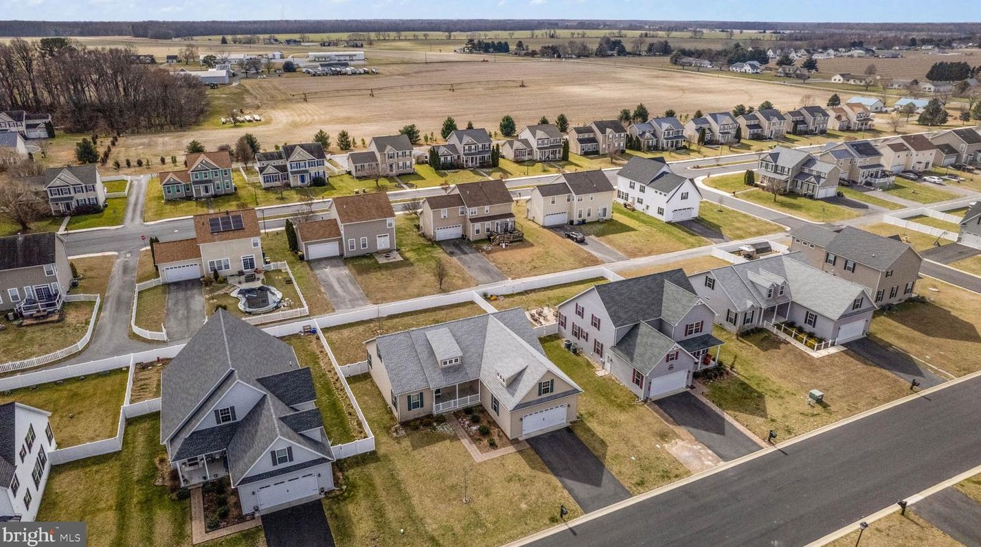 56 Ponds Edge Dr, Felton DE  19943-7216 exterior