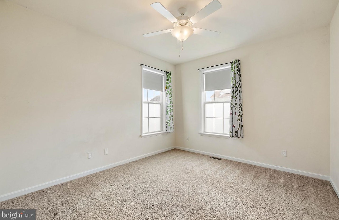 56 Ponds Edge Dr, Felton DE  19943-7216 exterior