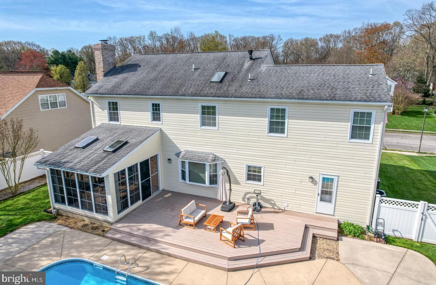 23 Pin Oak Dr, Dover DE  19904-2375 exterior
