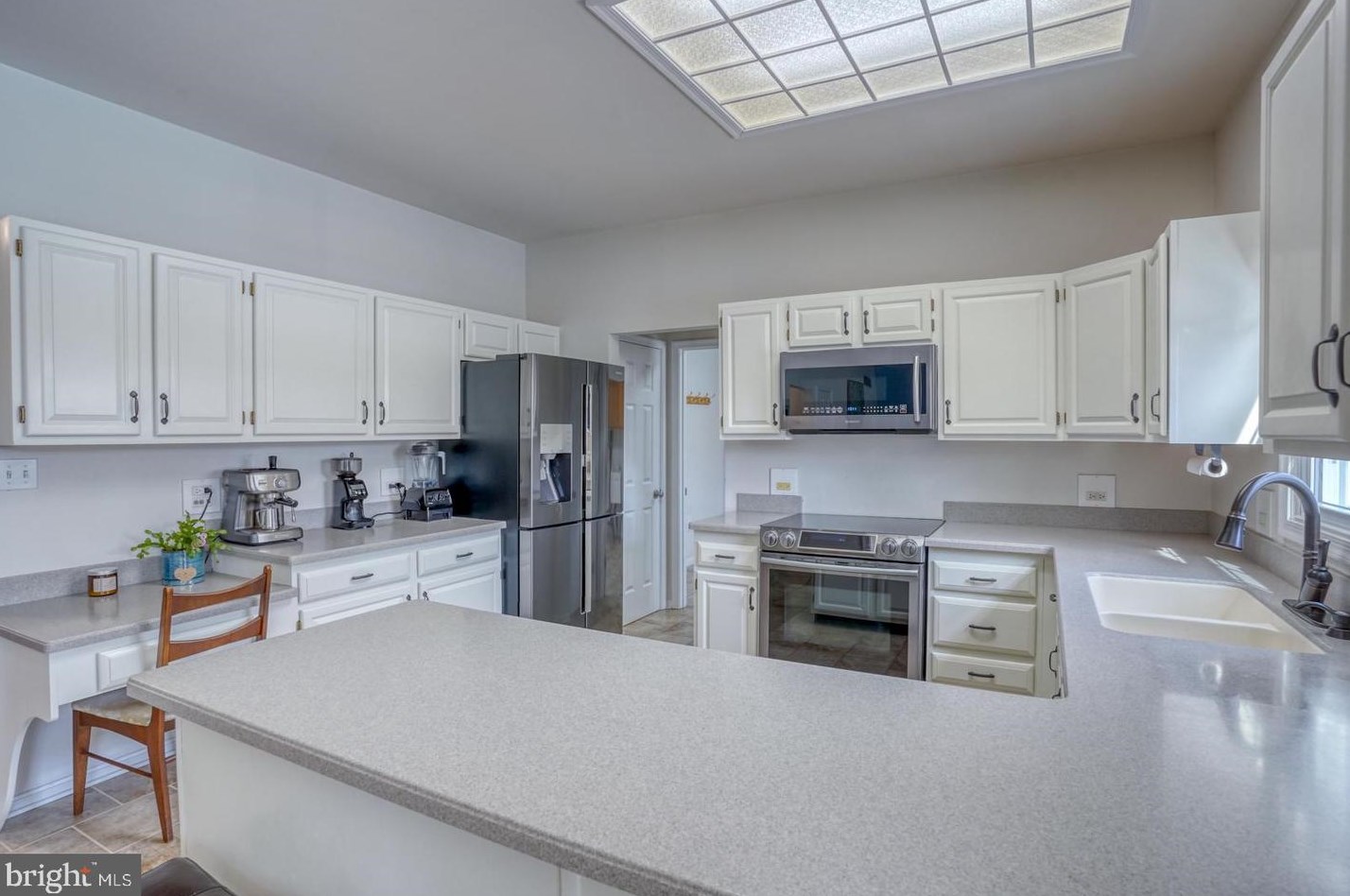 23 Pin Oak Dr, Dover DE  19904-2375 exterior