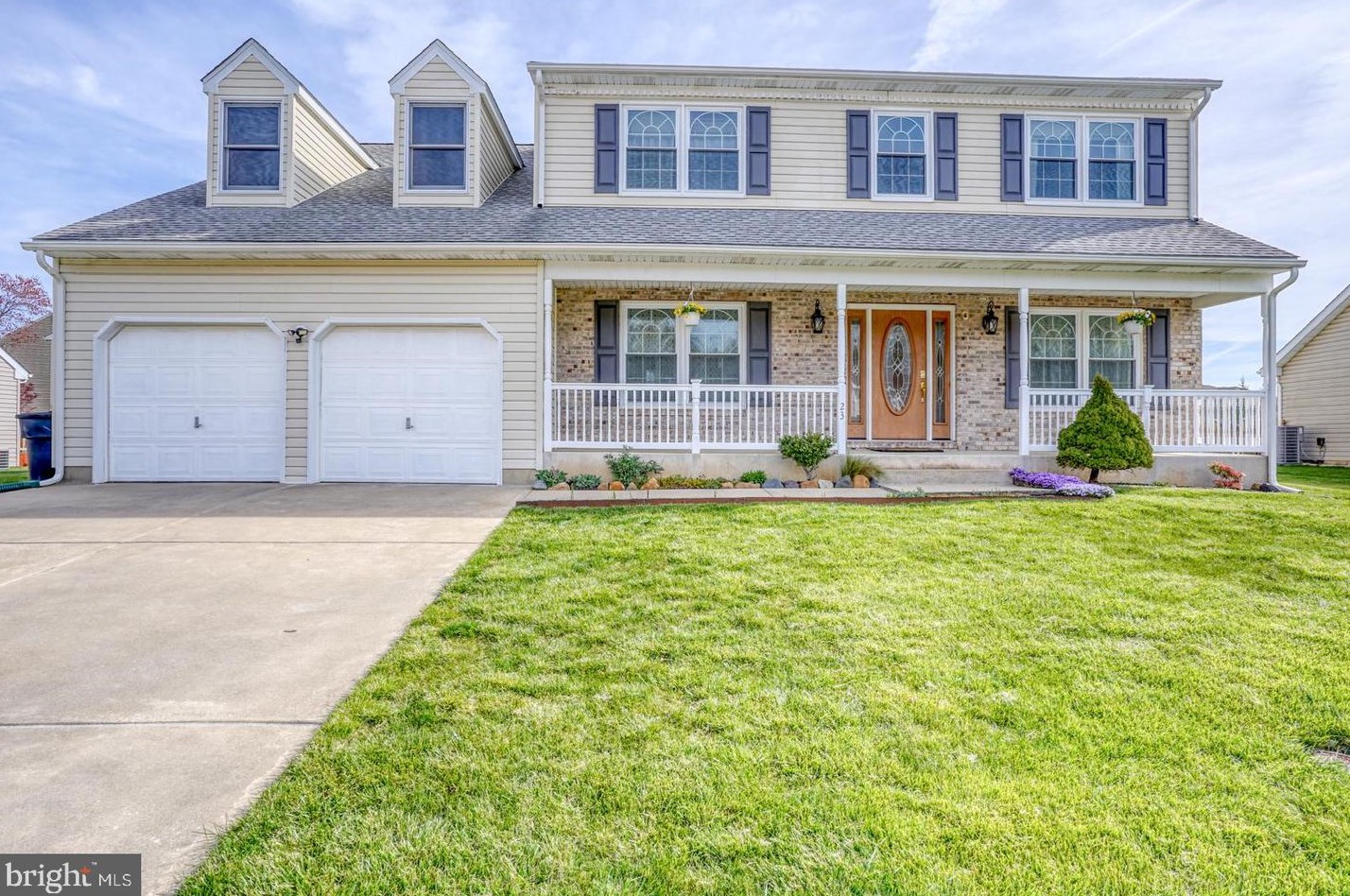23 Pin Oak Dr, Dover DE  19904-2375 exterior