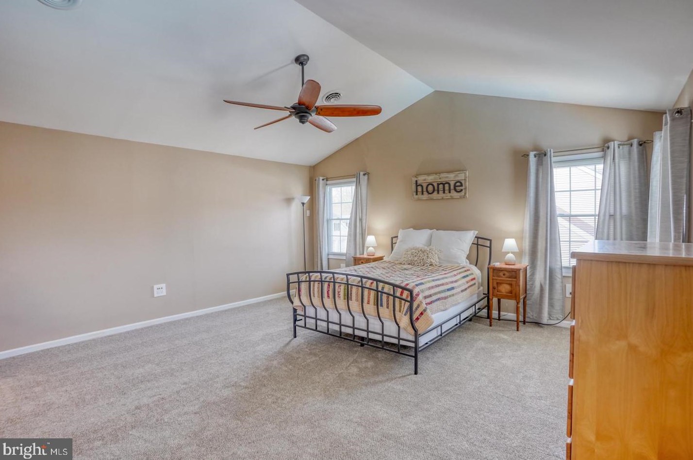 23 Pin Oak Dr, Dover DE  19904-2375 exterior