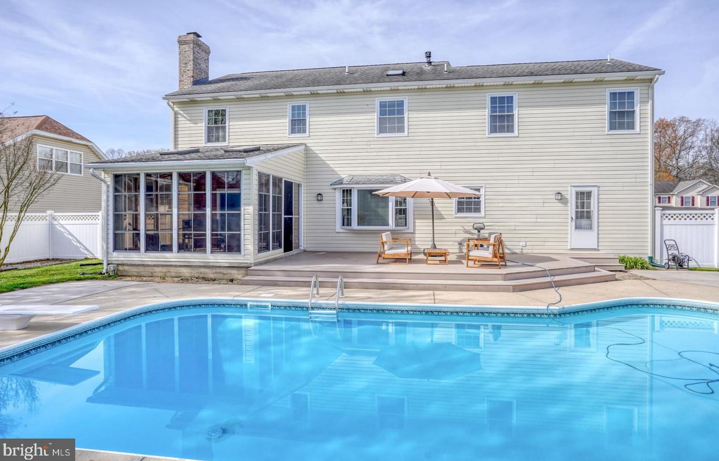 23 Pin Oak Dr, Dover DE  19904-2375 exterior