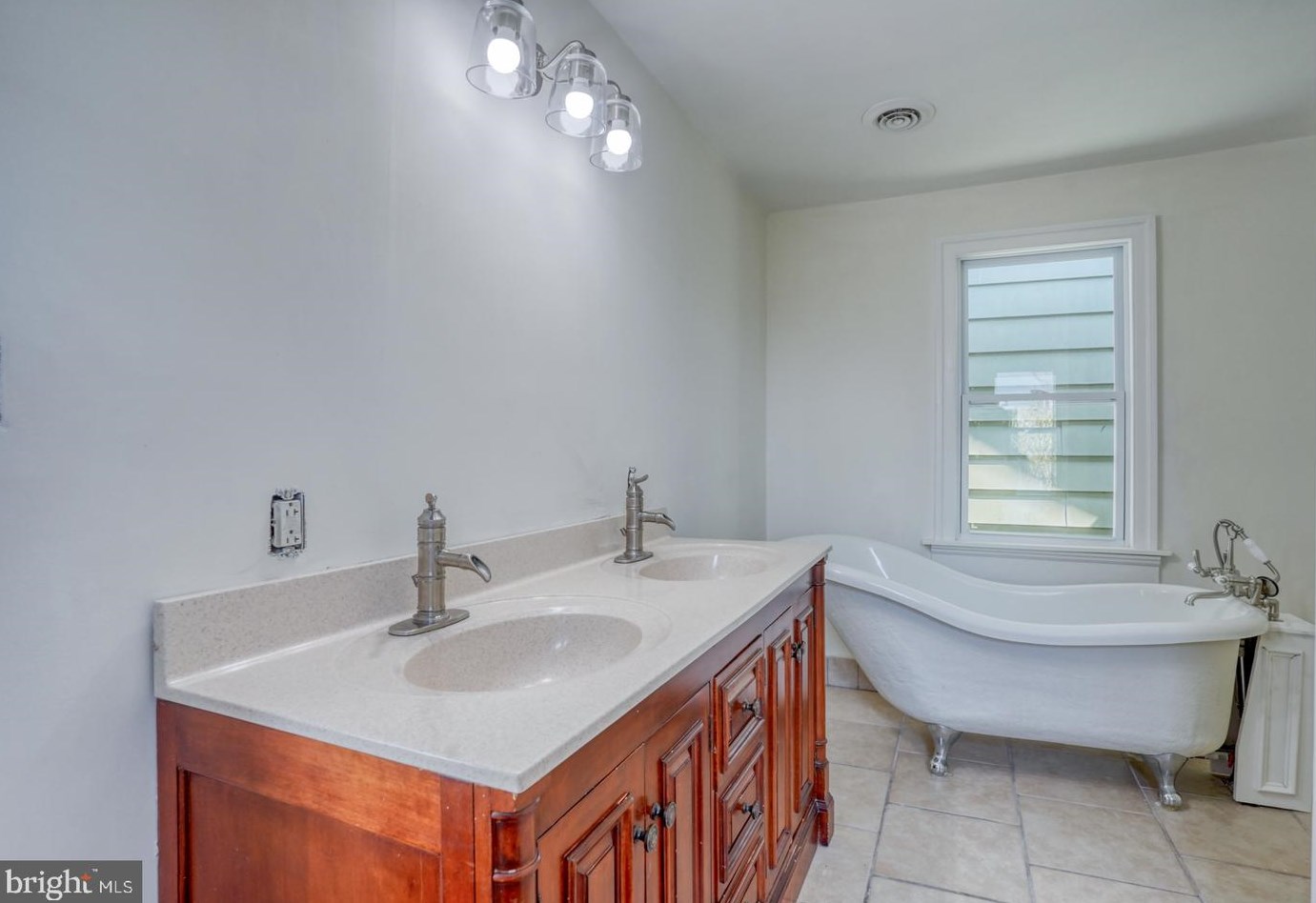 33 Delaware St, Smyrna DE 19977-1356 exterior