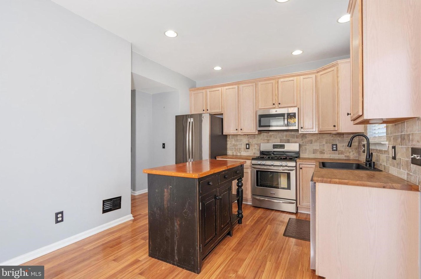 68 White Rabbit Dr, Smyrna DE 19977-3482 exterior