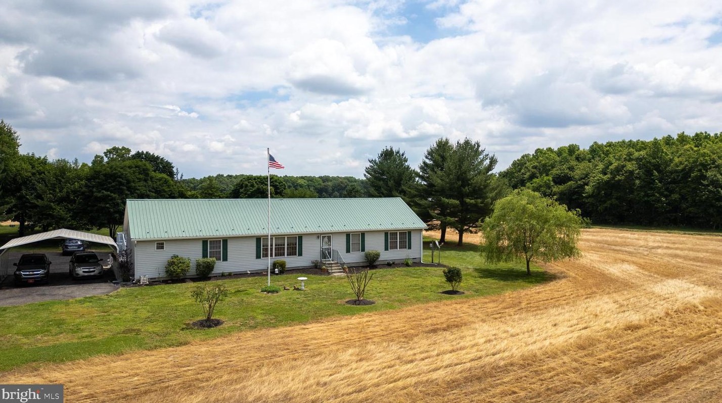 324 Hayfield Rd, Harrington DE  19952-5733 exterior