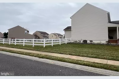 114 E Cayhill Lane, Smyrna, DE 19977 - Photo 3