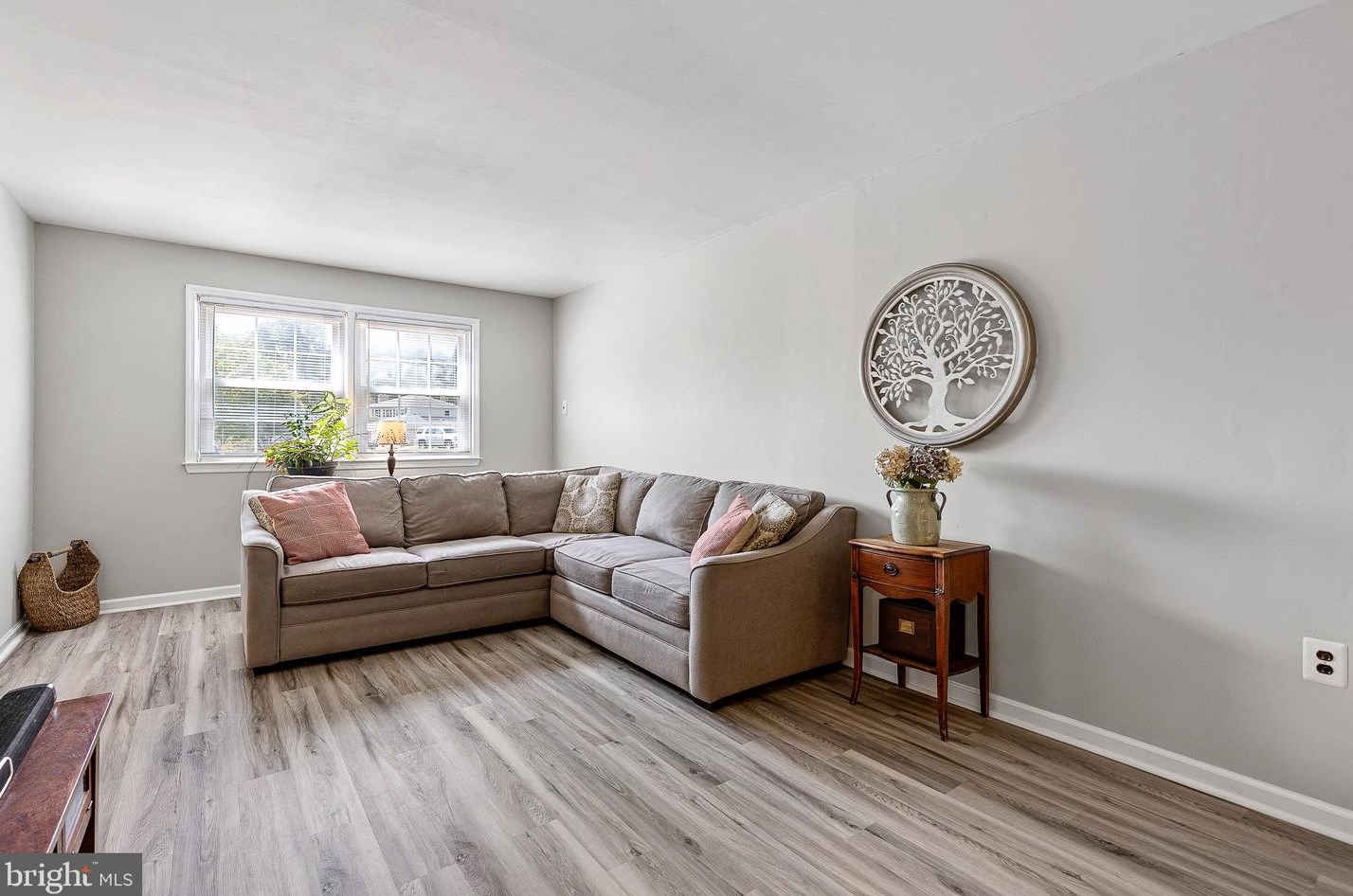 33 Decker Dr, Newark DE 19711-3843 exterior