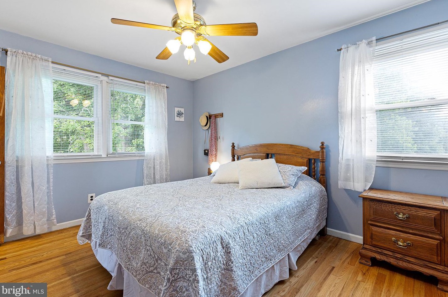 33 Decker Dr, Newark DE 19711-3843 exterior