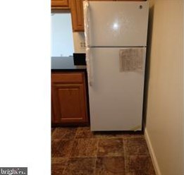 1800 Waters Edge Dr, Newark DE  19702-6337 exterior