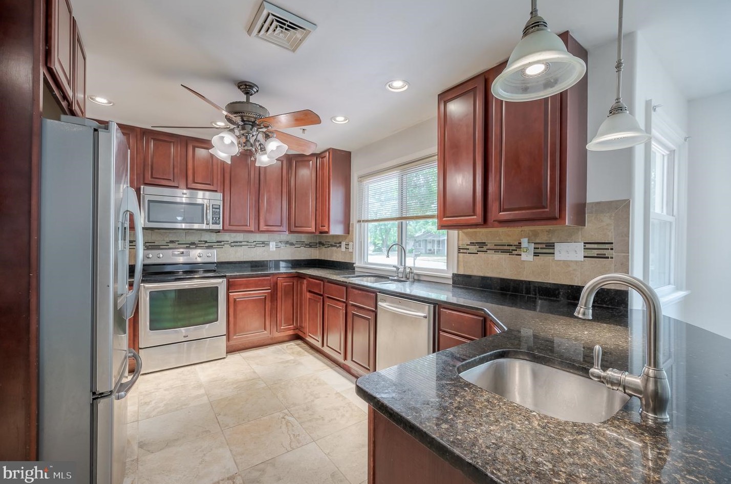 701 Brk Dr, Newark DE 19713-1309 exterior