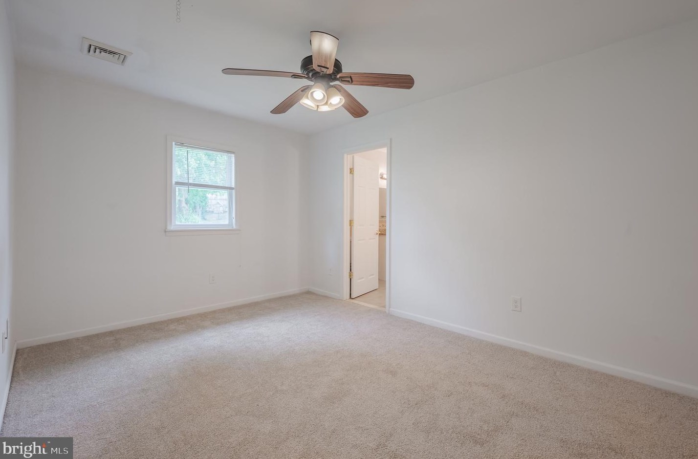 701 Brk Dr, Newark DE 19713-1309 exterior