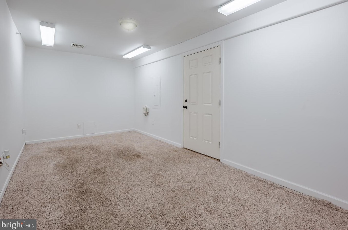 701 Brk Dr, Newark DE 19713-1309 exterior