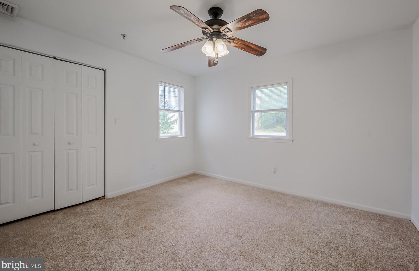 701 Brk Dr, Newark DE 19713-1309 exterior