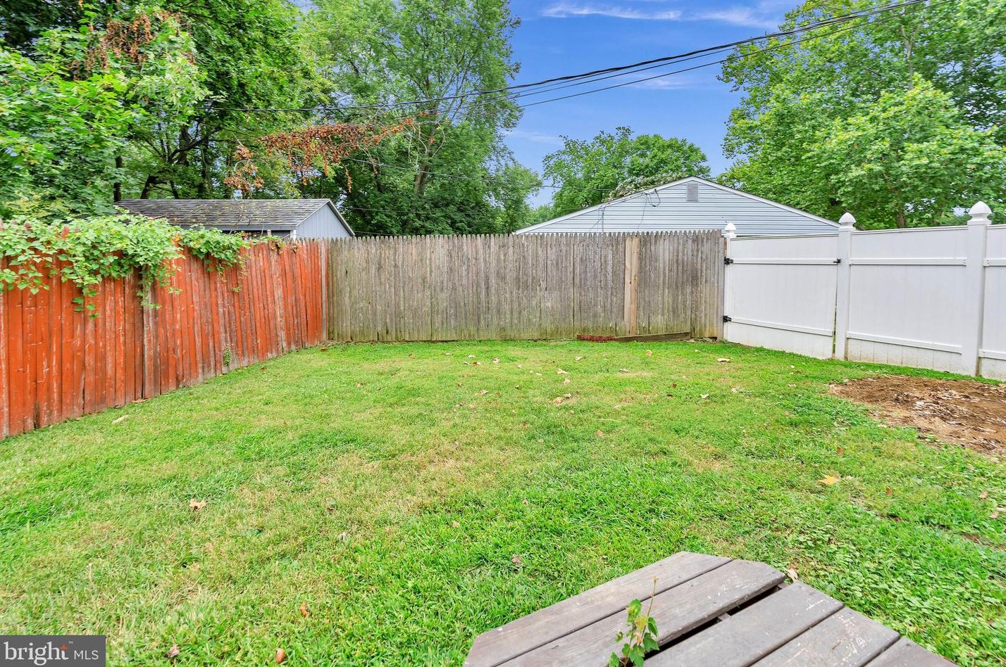 76 Kenmar Dr, Newark DE 19713-2423 exterior