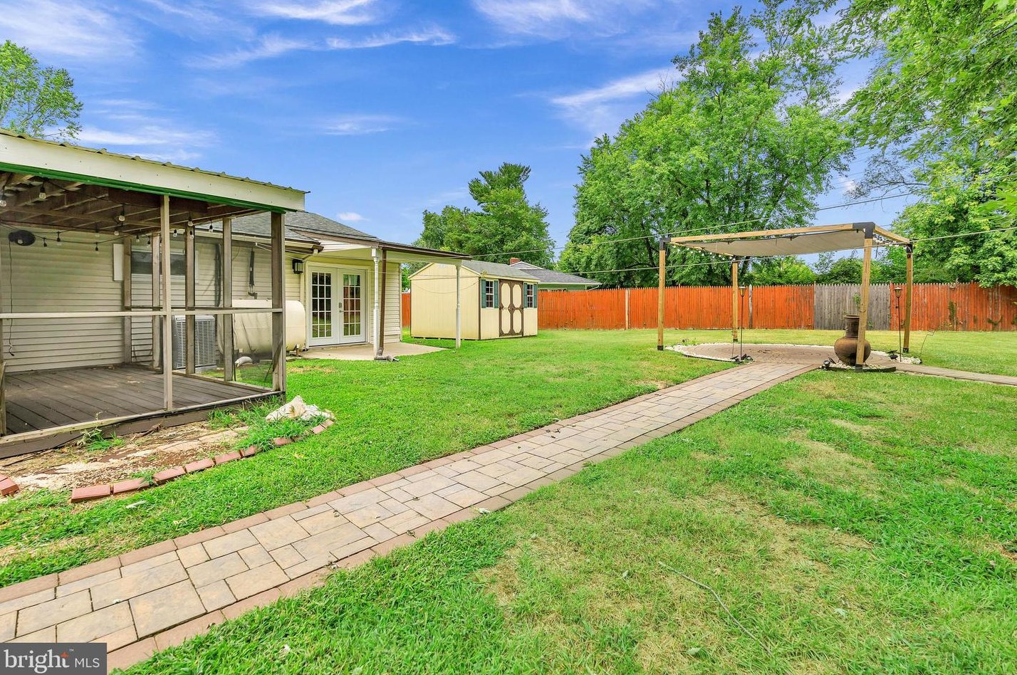 76 Kenmar Dr, Newark DE 19713-2423 exterior