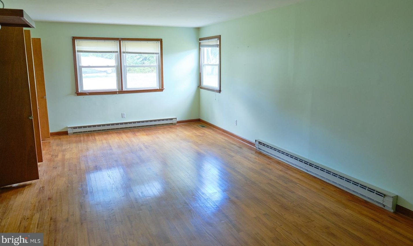 559 Salem Church Rd, Newark DE 19702-2726 exterior