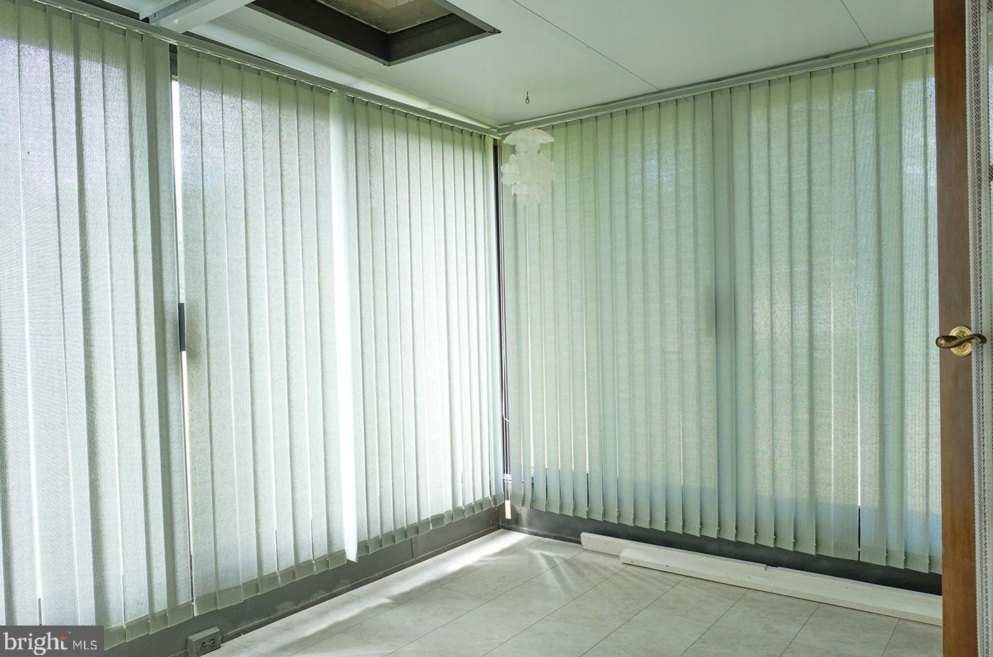 559 Salem Church Rd, Newark DE 19702-2726 exterior