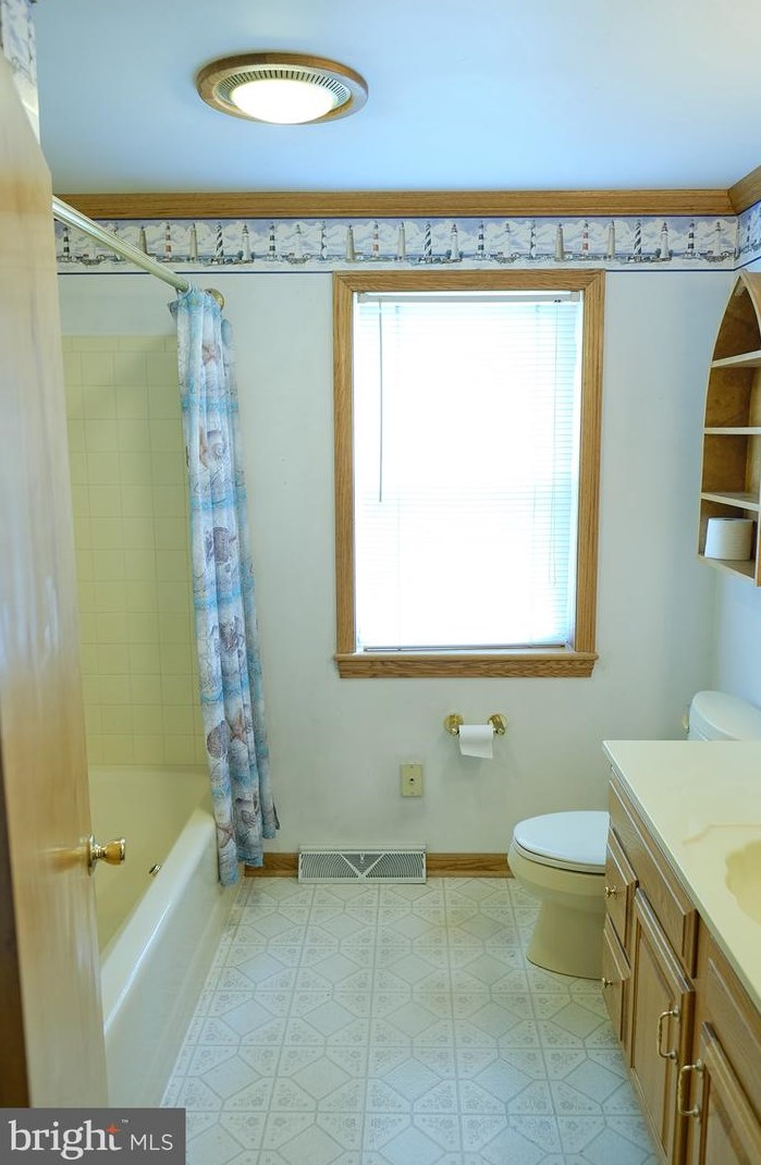 559 Salem Church Rd, Newark DE 19702-2726 exterior