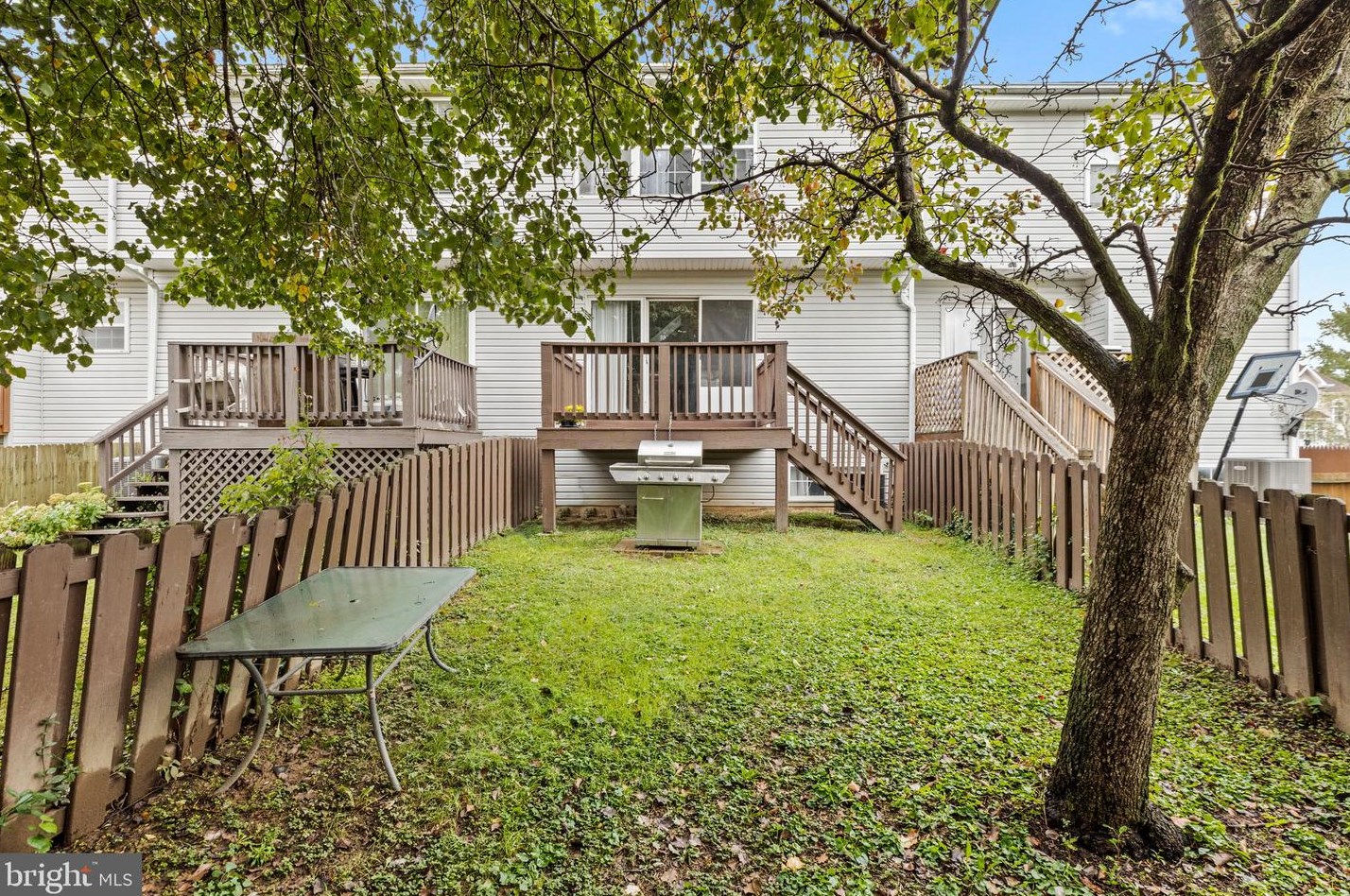 10 Laxford Dr, Newark DE 19702-4266 exterior