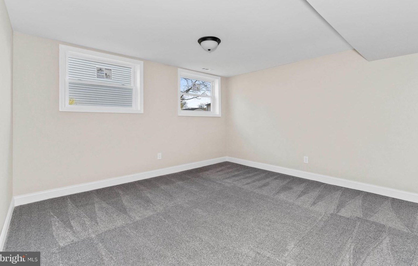 628 Brownleaf Rd, Newark DE  19713-3321 exterior