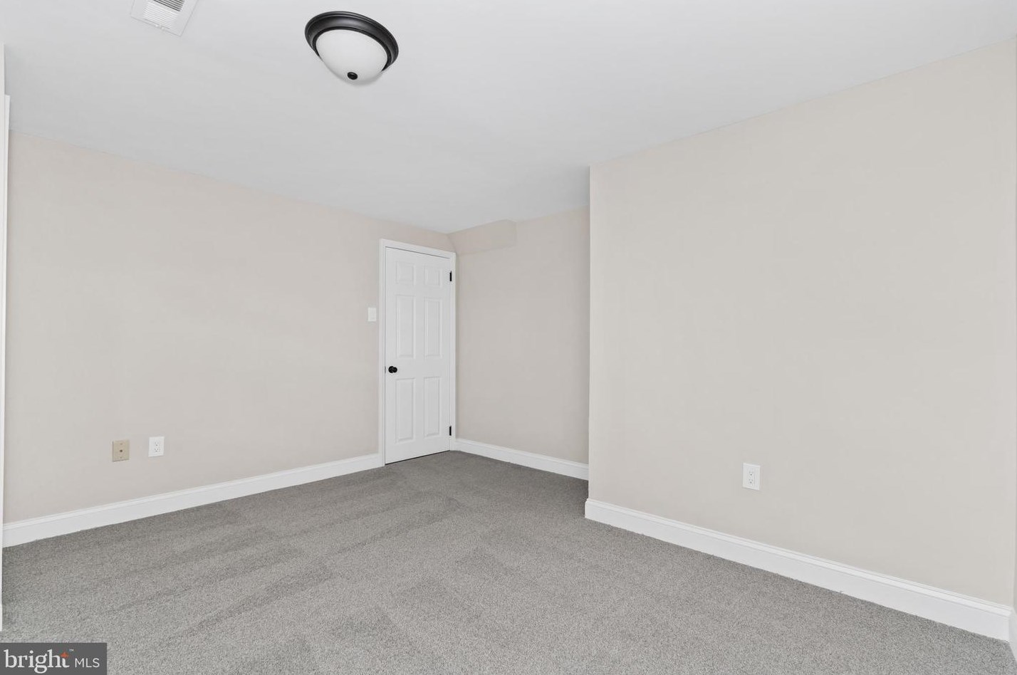 628 Brownleaf Rd, Newark DE  19713-3321 exterior