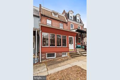 1322 W 5th Street - Photo 1
