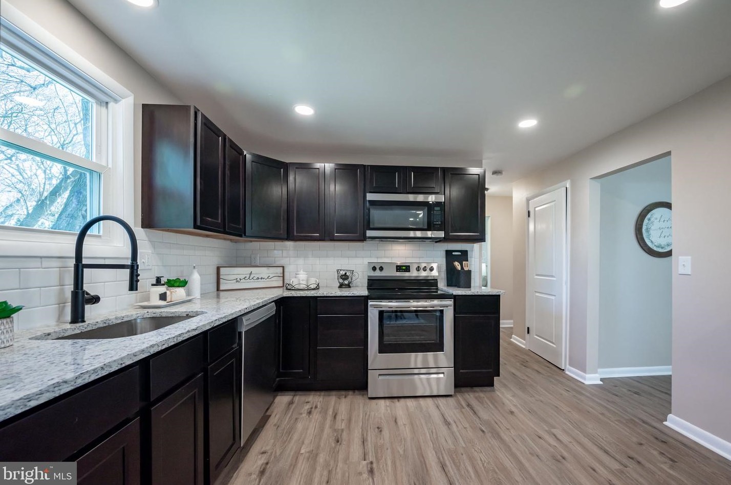 1107 Old Coochs Bridge Rd, Newark DE  19713-2327 exterior